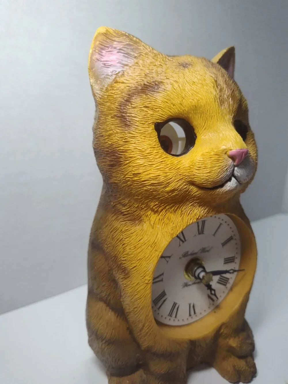 Richard Ward Winking Cat Mantle or Wall Clock Moving Eyes Quartz Works Tested
